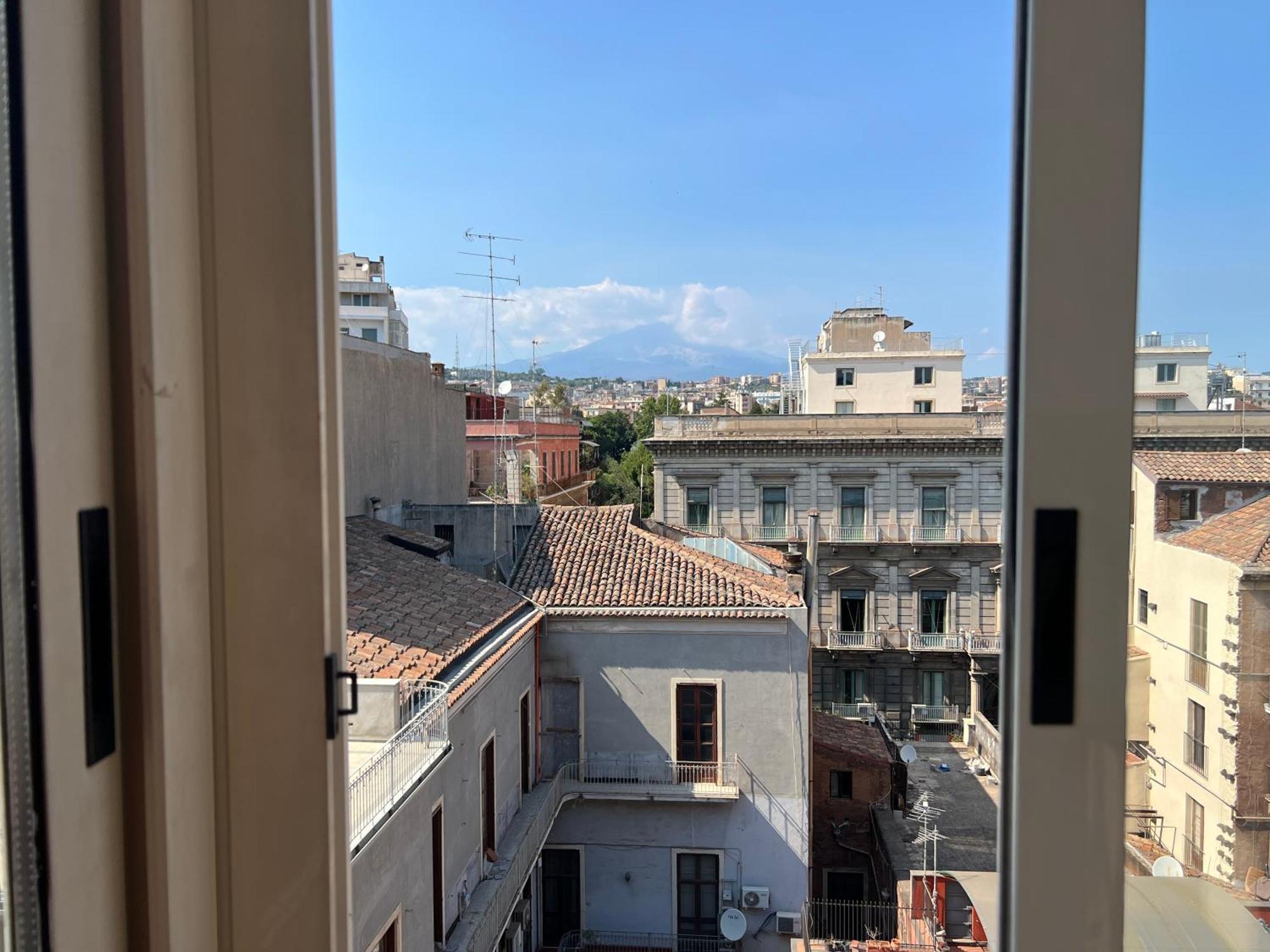 Wonderful Via Etnea Apartment Catania Bagian luar foto
