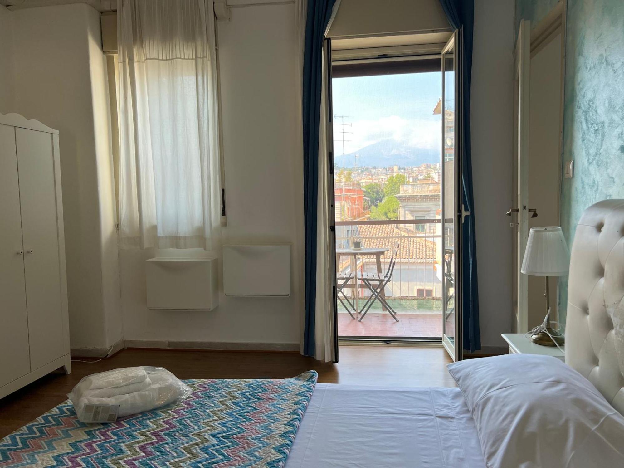 Wonderful Via Etnea Apartment Catania Bagian luar foto