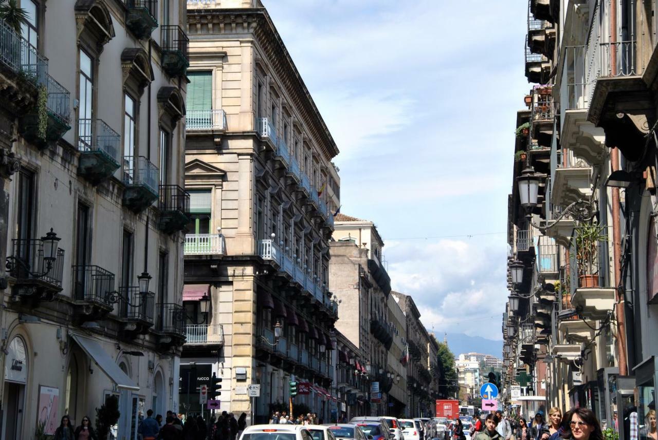 Wonderful Via Etnea Apartment Catania Bagian luar foto