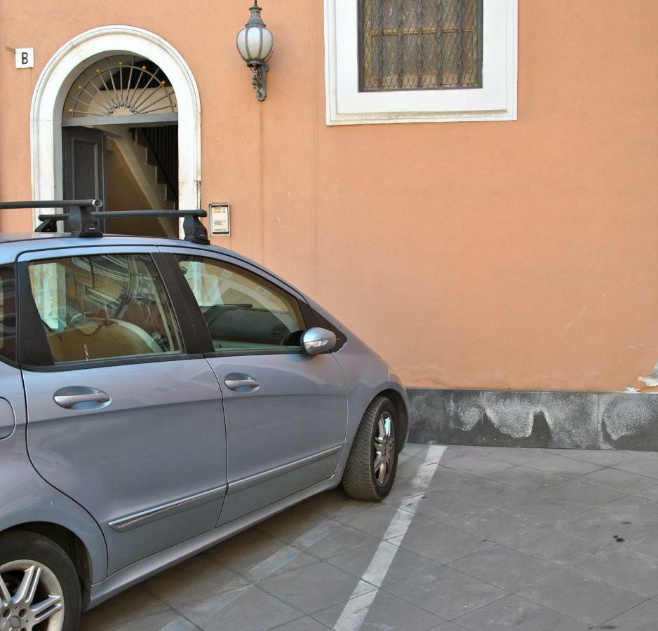 Wonderful Via Etnea Apartment Catania Bagian luar foto